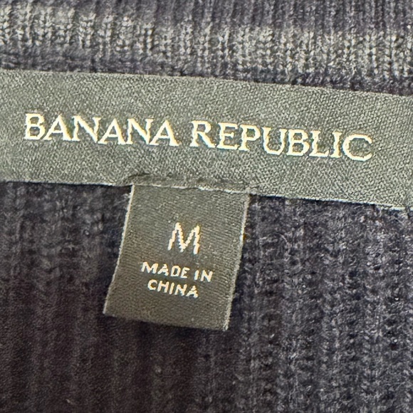 Men's V-Neck Navy Banana Republic Sweater with leather sleeves - Picture 3 of 6